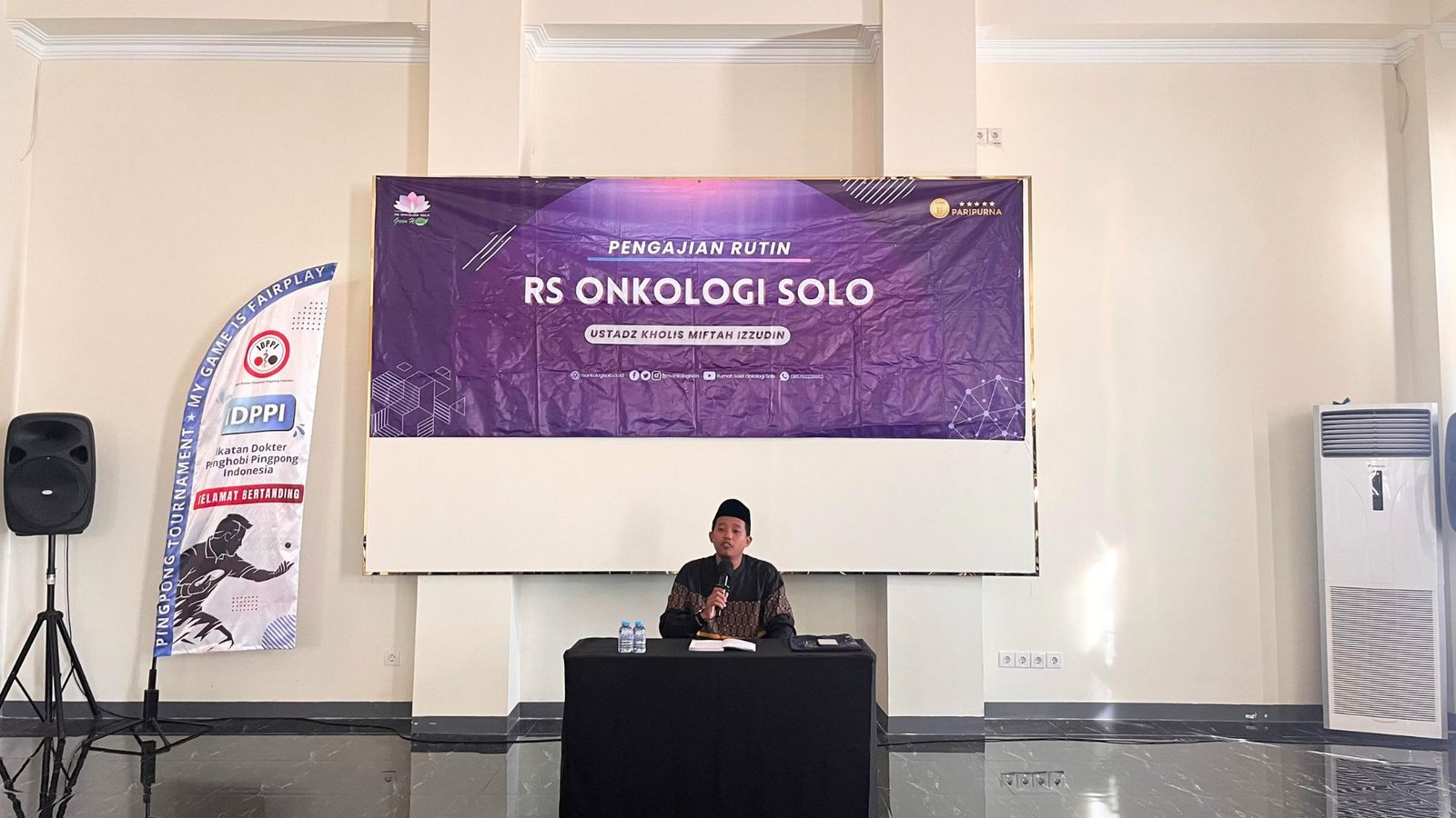 Rumah Sakit Onkologi Solo Gelar Pengajian dan Bedah Buku “Tata Laksana Salat dan Makna di Baliknya”